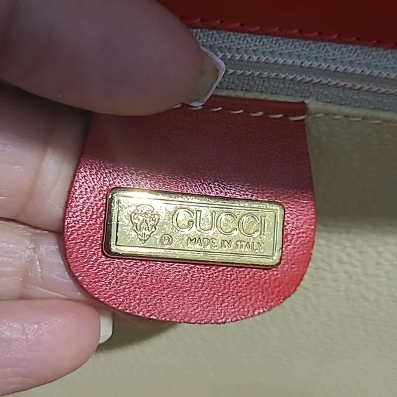 GUCCI*Beautiful* Floral/Red*Very Rare *Vintage Clutch - Picture 2 of 9